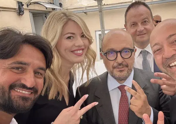 Tra Sangiuliano e la Boccia c'era del tenero? Dandolo (Dagospia) parla di "affetto&rdquo; con Maria Rosaria e lo spinge a scegliere tra lei e la moglie Federica Corsini. Intanto incontra Giorgia Meloni e non si dimette...