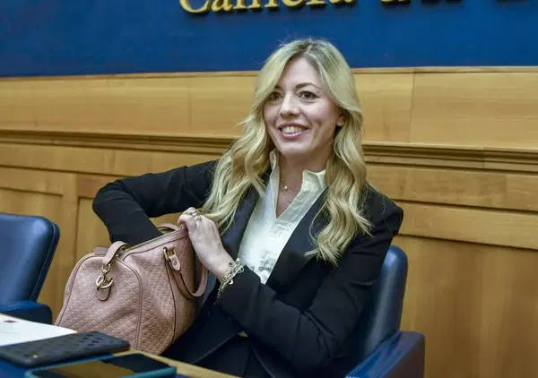 Maria Rosaria Boccia all'attacco del governo e Sangiuliano: "Sono stata ingannata, ma loro tengono in ostaggio la cultura italiana..."