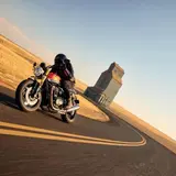 Triumph: ecco le nuove Speed Twin 1200 RS e Speed Twin 1200 6