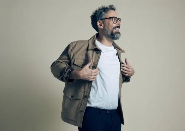 "La ghigliottina" di Brunori Sas ci dimostra che, in un mondo di dissing e canzoni di plastica, possiamo essere testimoni e non semplici spettatori...