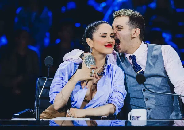 X Factor 2024, come cantano i concorrenti? Elisa Malpezzi versatile, Daniela De Cicco da sbadigli, Ayga top (ma basta t-shirt &ldquo;Future Milf&rdquo;), Dimensione Brama bocciati. E i giudici? Se Paola Iezzi dice che &ldquo;l'auto-tune non cambia la timbrica&hellip;&rdquo;