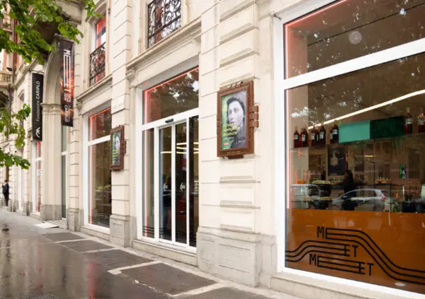 Lenovo, dal 19 al 29 settembre la mostra "AI Yoga per Intelligenze Artistiche" al MEET Digital Culture Center di Milano