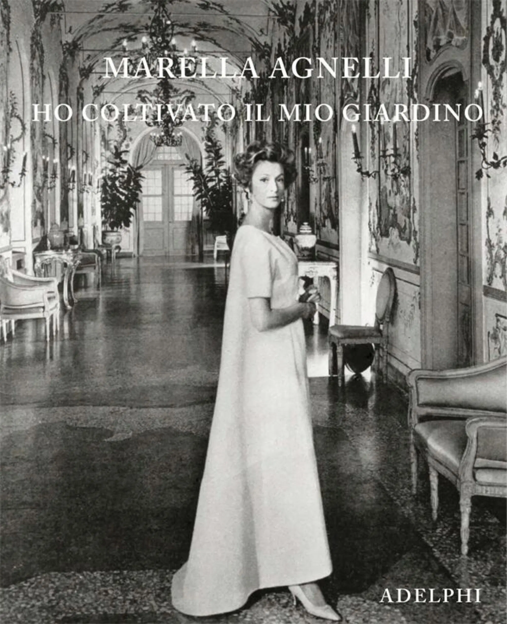 La copertina della biografia di Marella Caracciolo