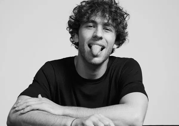 Ok Enea Bastianini e il tester delle Lambo, ma la vera star del Rallylegend &egrave; la vecchietta che strapazzeranno