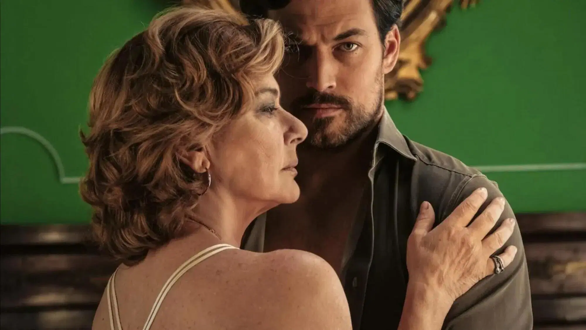 Monica Guerritore e Giacomo Gianniotti in "Inganno"