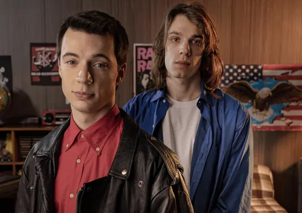 883, Hanno ucciso l'uomo ragno su Sky: la serie alla Dawson's Creek pavese, ma che spreme la nostalgia degli anni '90&hellip;