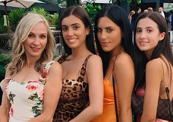 Kanye West nei guai come Diddy? Ma chi &egrave; davvero Alexandra Censori, madre di Bianca? E Ye non &egrave; l'unico bad boy in famiglia. Anche il padre...