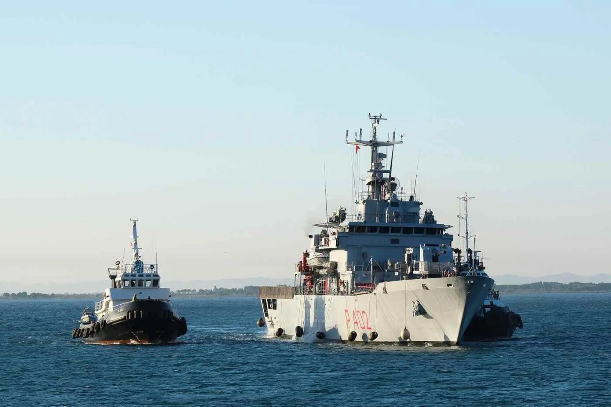 La nave Libra in arrivo a Shengjin 
