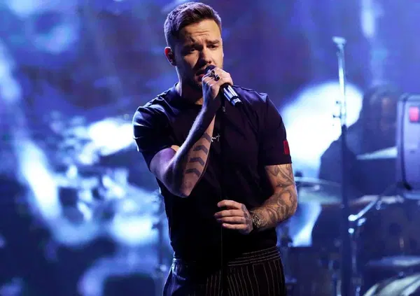 Morte di Liam Payne (One Direction), altro che complotti su Sean Diddy Combs: ma che c'entra Simon Cowell (X Factor)? Tra tossicit&agrave; dell&rsquo;industria discografica e vite distrutte dal successo...