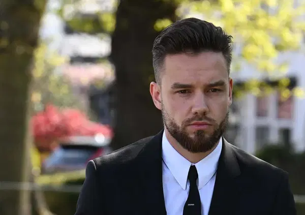 Morte di Liam Payne e l'urlo prima della fine: ma davvero &egrave; stato costretto a rimanere in Argentina per problemi di visto e di droga? E l'ex One Direction era schiacciato dai problemi legali con l'ex fidanzata?