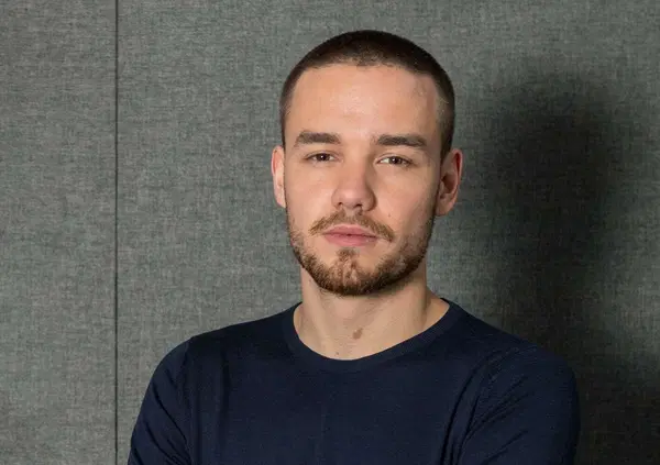 Morte di Liam Payne, alcol e droga: indagati dipendenti dell'hotel, ma con quale accusa? L'esame tossicologico, le parole dell'ex fidanzata e l'attacco al modello One Direction di un cantautore legato a Robbie Williams