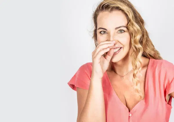 Chiara Becchimanzi: &ldquo;Nella stand-up il mercato &egrave; saturo. Imperatori nella satira? Non ci sono, ma Giorgio Montanini ci arriva vicino&rdquo;. I litigi con Italo Bocchino a Dimarted&igrave;: &ldquo;Soldatino di Giorgia Meloni&rdquo;. E lo spettacolo Terapie&hellip; 