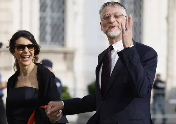 La bomba di Sigfrido Ranucci: "A Report sveleremo un nuovo caso Boccia al ministero della Cultura". C&rsquo;entra Gennaro Sangiuliano? O gi&agrave; rischia le dimissioni Alessandro Giuli? Di certo, assicura: &ldquo;Alte sfere di Fratelli d&rsquo;Italia&rdquo;. E Dagospia insinua che...