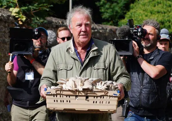 Jeremy Clarkson e l&rsquo;oscuro messaggio prima dei problemi di salute: &ldquo;Non ho molto tempo. Ecco quanto mi resta&rdquo;. E dopo quel presagio e l'operazione al cuore...