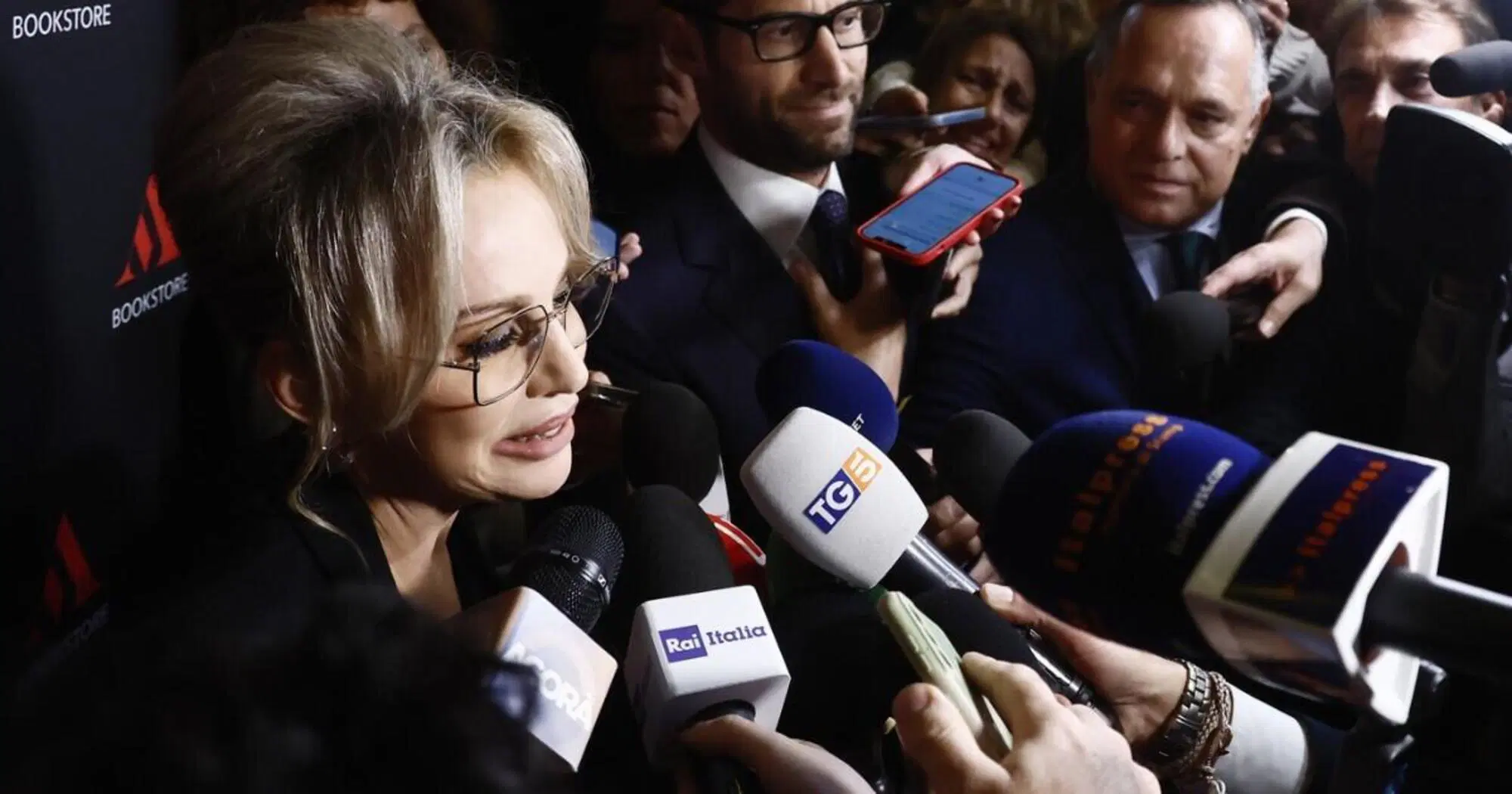 Marina Berlusconi all'inaugurazione della nuova Mondadori alla Galleria Sordi di Roma