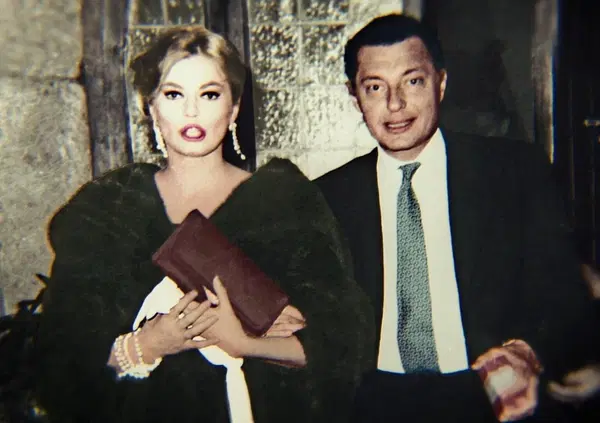 De Benedetti: &ldquo;Agnelli? Gianni mi disse &lsquo;vai a farti una sega&rsquo; con Anita Ekberg fuori dall'auto. E quando Margherita si rap&ograve; a zero...&rdquo; E su Fiat, Berlusconi, Prodi, Romiti e Steve Jobs...