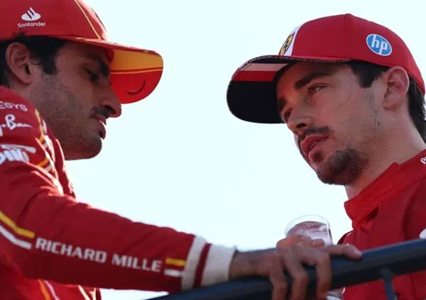 Sainz e Leclerc: la rivalit&agrave; tra due compagni di squadra che spezza l'opinione i tifosi. Ma cosa c'&egrave; di vero? 