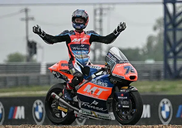 Ai Ogura non &egrave; solo World Champion della Moto2! Ha &ldquo;umiliato&rdquo; Honda pi&ugrave; di Marc Marquez e ha pure una storia pazzesca