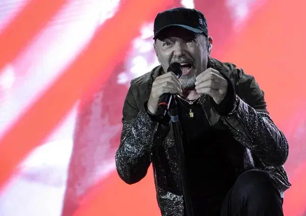 Vasco Rossi, il ricordo del padre e la bordata: "I nazifascisti sono tornati, lupi travestiti da agnelli". Ma ce l'ha con il governo di Giorgia Meloni?