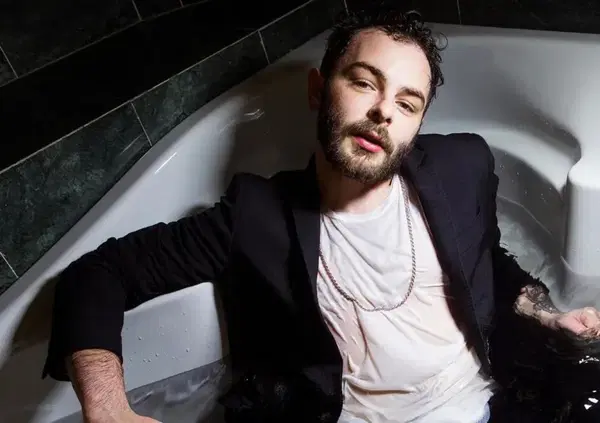 Lorenzo Fragola, dopo X Factor e il successo ha lasciato la musica? Il cantante: &ldquo;Mi sono preso come unica responsabilit&agrave; quella di curarmi&rdquo;. E l'ex fidanzata&hellip;