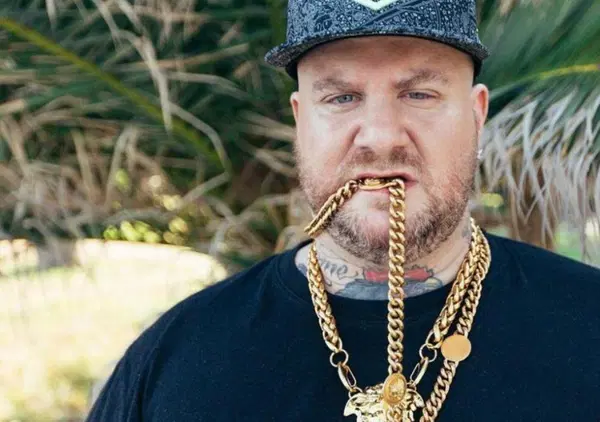 X Factor, ma quali rose e fiori: ecco il primo scazzo tra i giudici. Jake La Furia minaccia di lasciare il programma? E c'entra El Ma? A farlo ragionare ci avrebbe pensato Manuel Agnelli&hellip;