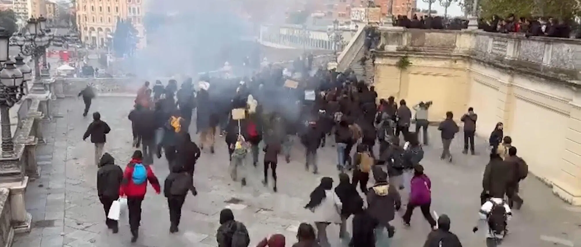 Gli scontri a Bologna di sabato 9 novembre