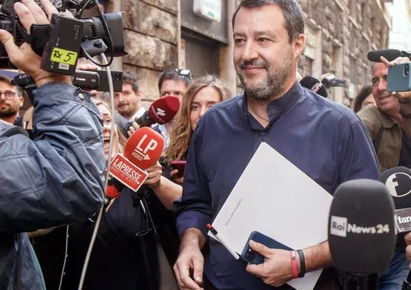 Perch&eacute; i giornalisti che assediano i politici meritano una serie Netflix. Si chiamer&agrave; "Inviati"? Ecco chi sono i protagonisti e le loro avventure...   