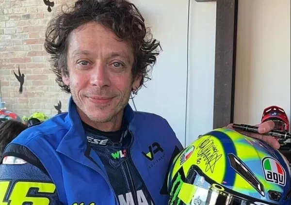 Ok, ma come sta andando l'asta per Valencia con il casco di Valentino Rossi, il cupolino di Petrucci e pure "la moto di Ezpeleta"?