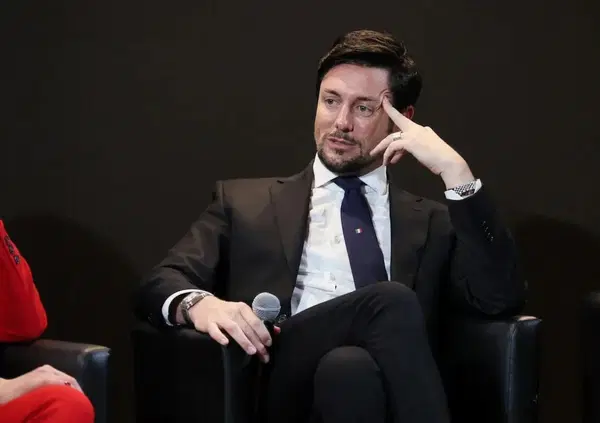 Andrea Giambruno, perch&eacute; l'intervista da Del Debbio a Dritto e Rovescio s&igrave; e a Belve della Fagnani no? Mediaset ha paura di prendere un "pacco" o c'entra Giorgia Meloni?