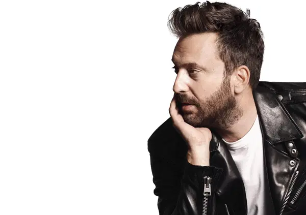 Perch&eacute; Cesare Cremonini, con Alaska Baby, ci dimostra ancora che "l'impresa eccezionale &egrave; essere normale"