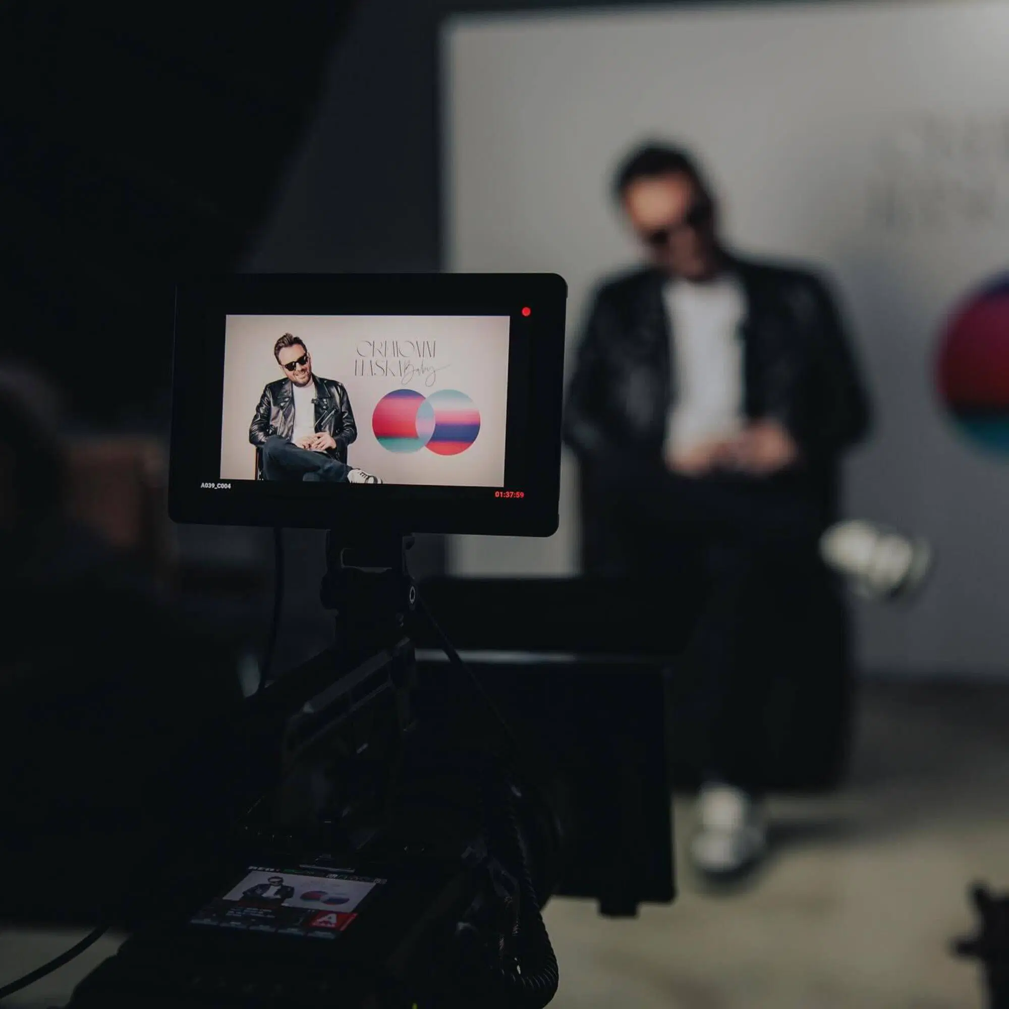 Cesare Cremonini durante l'incontro sul disco Alaska Baby