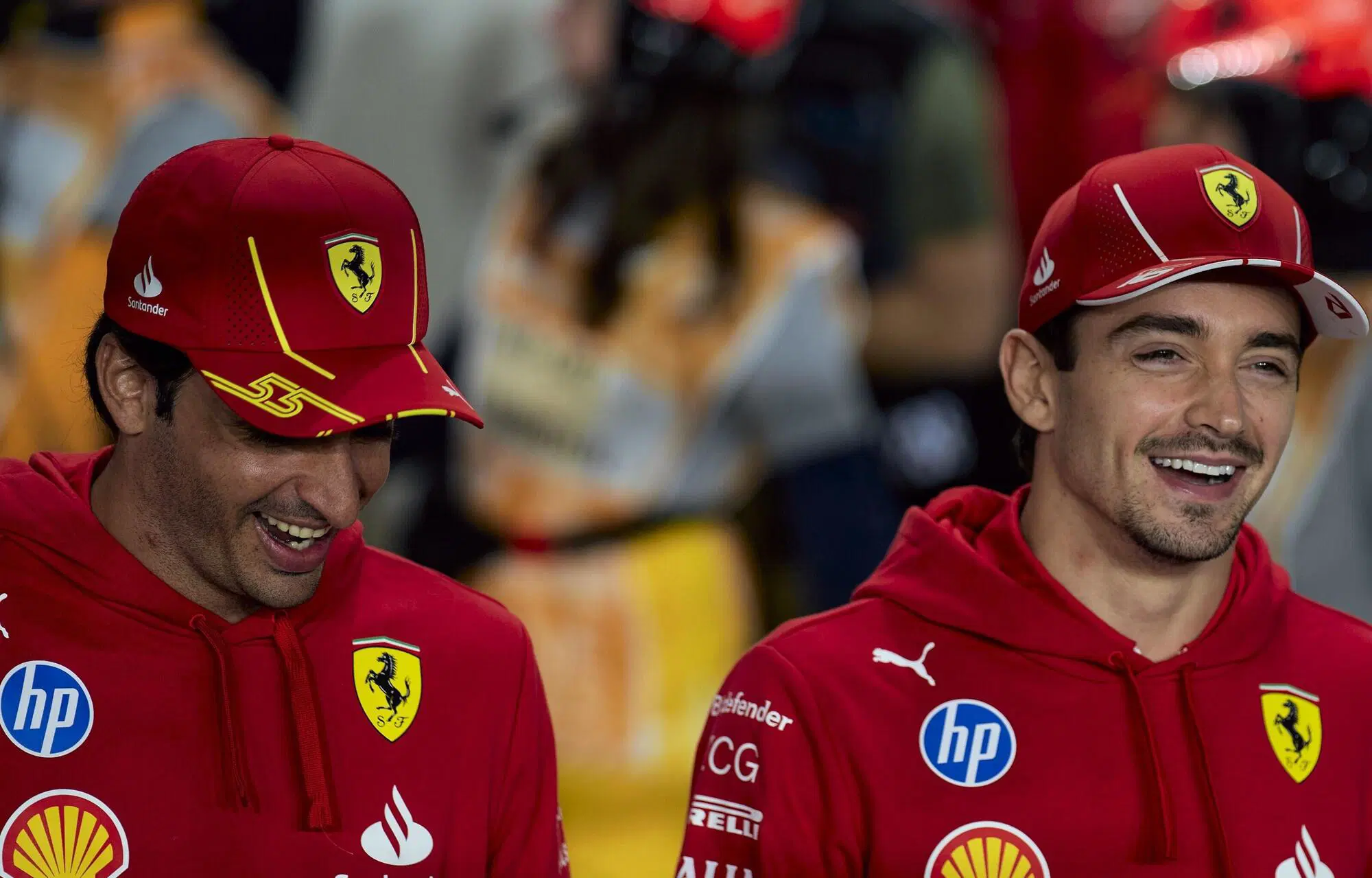 Carlos Sainz e Charles Leclerc si preparano per l'ultimo round ad Abu Dhabi