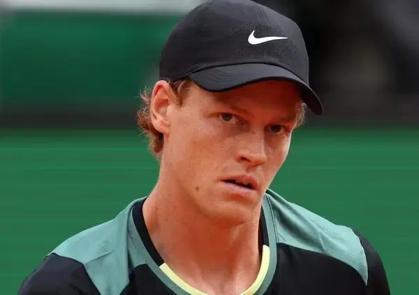 Anna Kalinskaya, in moto? E &ldquo;piange&rdquo;, ma non per Jannik Sinner. E con chi &egrave; con tanto di cuore al suo compleanno? [VIDEO]