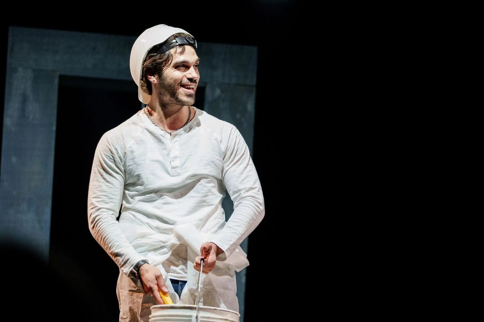 Giuseppe Maggio a teatro con "L'amore &egrave; come un brodo di giuggiole"