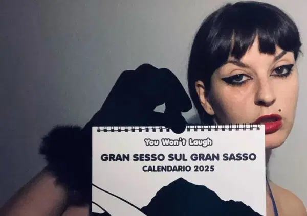 La vera rivoluzione nell&rsquo;arte? Si chiama Anna Piera Di Silvestre. Tra pelapatate totemici, angelici strumenti, Sal&ograve; di Pasolini e icone sexy: ecco perch&eacute; le sue opere spaccano i cu*i