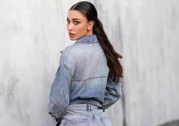 Belen Rodriguez, l'incidente e l'ospedale, Stellantis flop con Tavares ed Elkann nonostante Sophie Marceau, Berlusconi e i ladri, Vannacci e gli incredibili guadagni con i libri, Sabina Guzzanti contro Fallaci e... A tutto gossip con Alessi