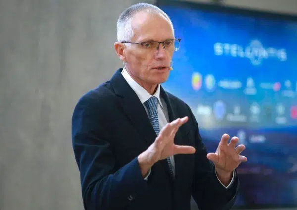 Elkann e Stellantis, altro che auto in Italia: &ldquo;Tavares invitava a produrre all&rsquo;estero&rdquo;. Il direttore di Quattruote Pellegrini su ex Fiat, sindacati. crisi delle case automobilistiche in Germania, elettrico e&hellip;