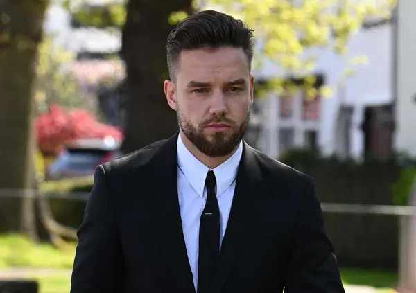 Morte di Liam Payne, ma cos'&egrave; successo davvero tra i dipendenti dell&rsquo;hotel e il cantante ex One Direction? E sulle indagini e i cinquemila dollari offerti a una sex worker&hellip;