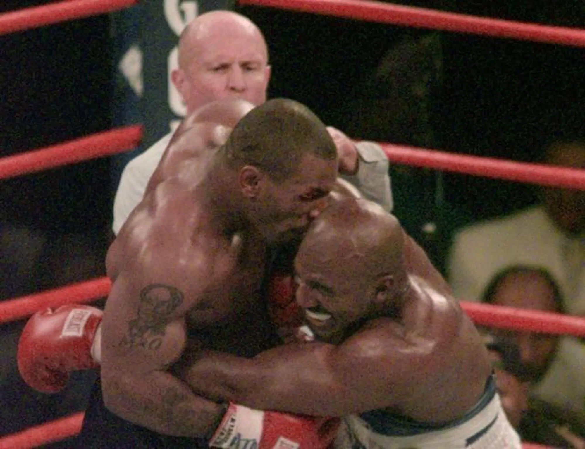 Il morso all'orecchio di Tyson a Holyfield
