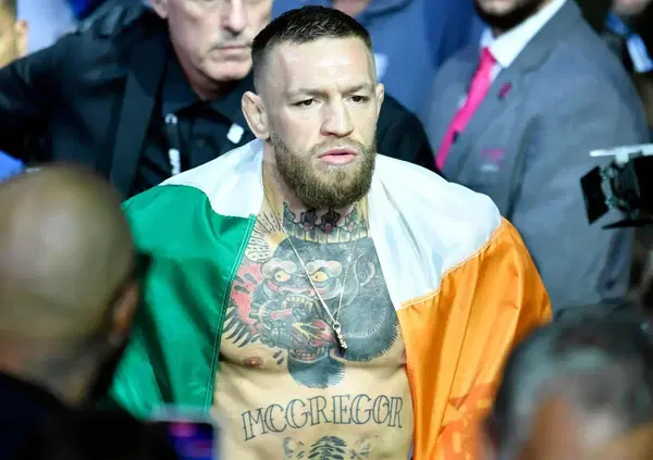 Conor McGregor non torna in Ufc per lo stupro (e la droga?) o perch&eacute; &egrave; scarso? Ecco come lo perculano dopo un video in allenamento. E l&rsquo;ex campione di mma vuole emigrare per salvarsi?