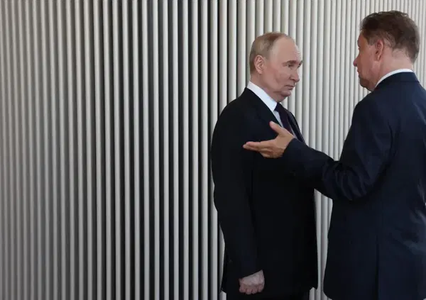 La Germania tratta sottobanco con la Russia per la pace? Il documento choc: c&rsquo;entrano il cambiamento climatico e la crisi economica. Ma allora perch&eacute; finanzia le armi in Ucraina? 