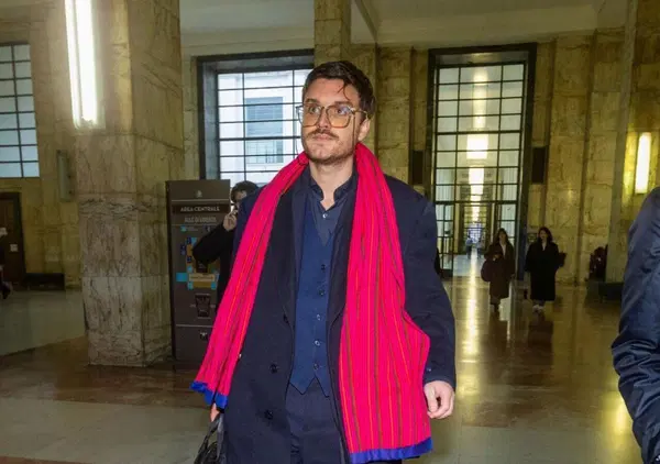 L'intervista di MOW a Caffo scatena Lucarelli e Vagnoli. Selvaggia: &ldquo;Pensavo fosse un caso giudiziario, comincia a sembrarmi un caso umano&rdquo;. E Carlotta: &ldquo;Nessuno vuole menarlo, al massimo memarlo&hellip;&rdquo; 