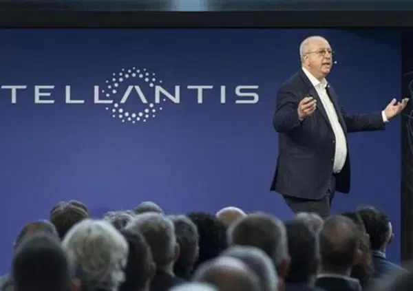 Stellantis, l'uomo della "provvidenza" &egrave; Jean-Philippe Imparato? Pi&ugrave; Marchionne che Tavares (legge Sartre e Nietzsche), ma far&agrave; sganciare investimenti a Elkann per l'auto in Italia?