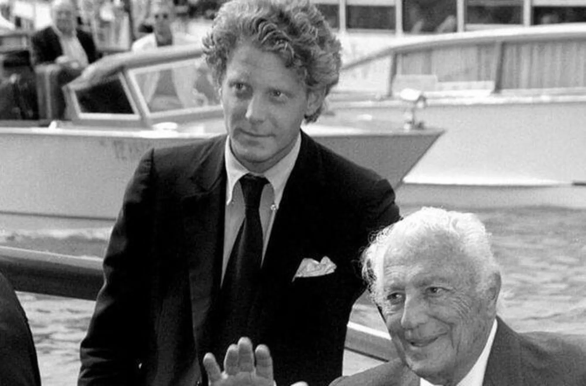 Lapo Elkann da giovane con il nonno l'Avvocato Gianni-Agnelli