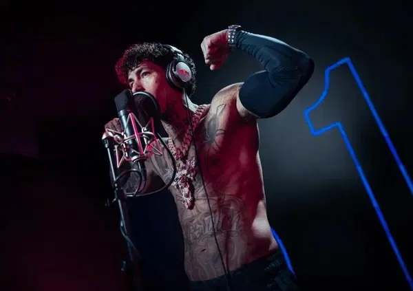 Concertone di Capodanno, Primo Maggio e Sanremo? &ldquo;Vanno aboliti, distruggono la musica&rdquo;. Il j'accuse di Paolo Zaccagnini post caso Tony Effe. E su Elodie, Ornella Vanoni e Mina&hellip;