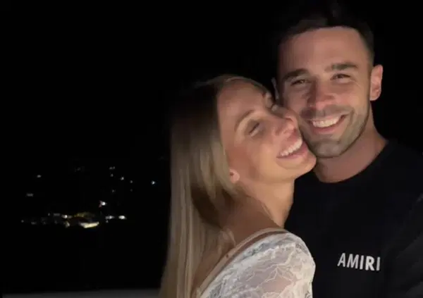 Parla Veronica Culcasi, fidanzata di Luca Salvadori: &ldquo;Il giorno dell&rsquo;incidente ero turbata&rdquo;. Smettere con le moto? &ldquo;Ancora due anni, voleva vincere&hellip;&rdquo;. E sulla Panigale V4, la depressione, gli attacchi di panico e una famiglia&hellip;