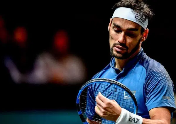 Fabio Fognini fa tremare il tennis italiano: "Coppa Davis? "Avete visto come mi hanno trattato". E annuncia un libro di rivelazioni: "Dir&ograve; tutta la verit&agrave; e riderete molto...". Filippo Volandri &egrave; tranquillo?