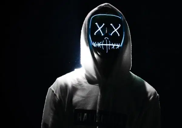 La vera guerra? In un&rsquo;Italia di analfabeti funzionali &egrave; quella che si combatte sulle parole. Anche nelle nostre playlist musicali