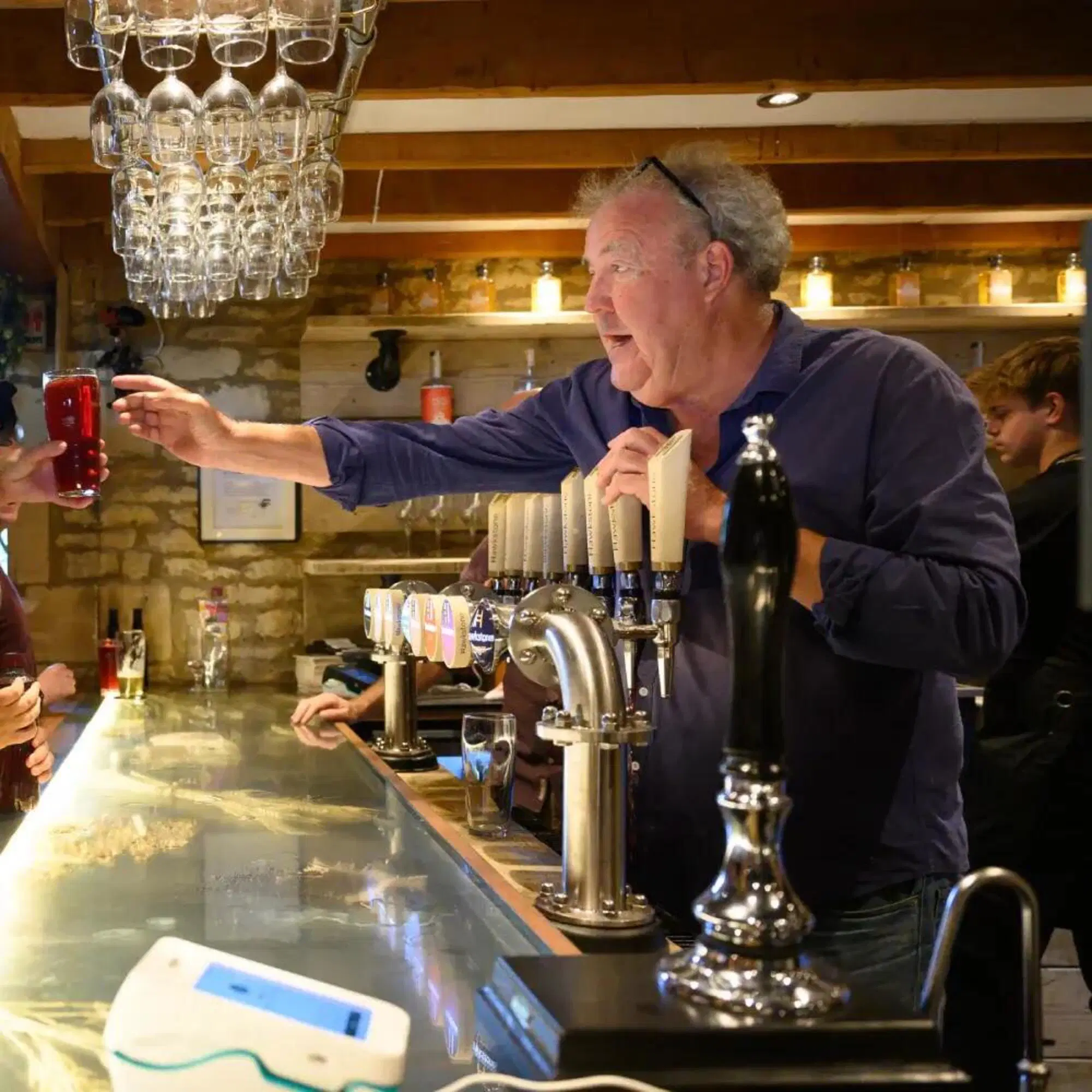 Jeremy Clarkson al Farmer's Dog Pub