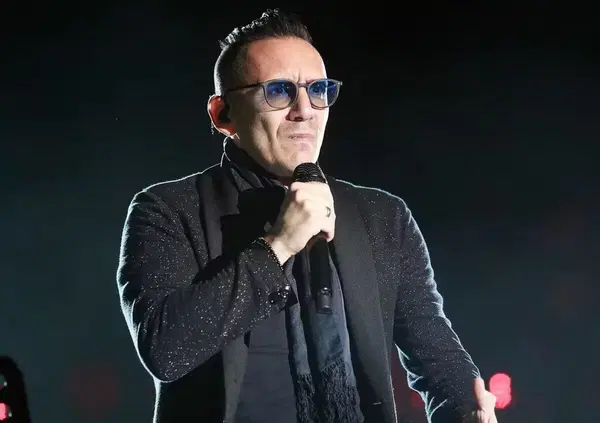 Kekko dei Mod&agrave; contro Tony Effe a Sanremo per i testi violenti sulle donne? Eppure proprio lui cantava: "Devi implorarmi di non ucciderti&hellip;"